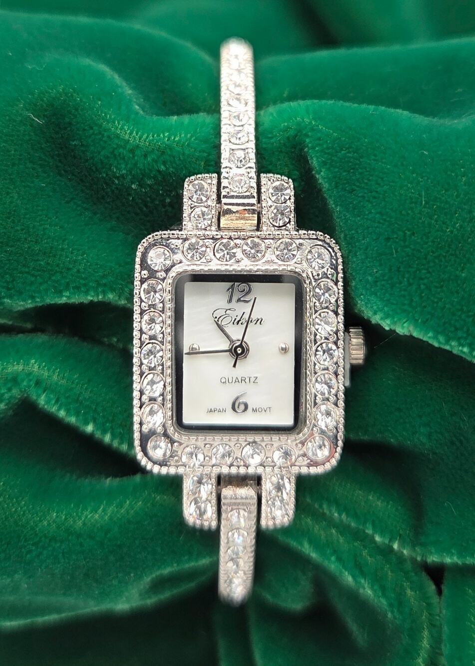 VTG Eikon Silver Rhinestone Dress Watch 4233 MD-510 New Battery